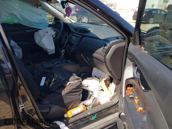 ✅ 2017 Nissan Rogue SL • VIN: 5N1AT2MV0HC760741 • Lot: 41786340. Listed on IAAI with Not provided. Free auction sales archive from the USA and detailed vehicle history report at DreamBid. Image 5.