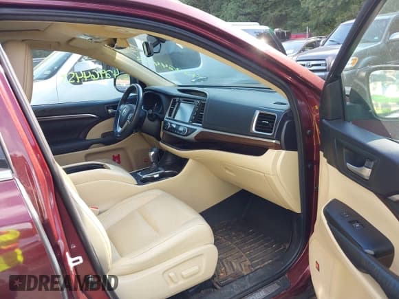 ✅ 2016 Toyota Highlander Limited • VIN: 5TDDKRFH8GS292629 • Lot: 42964453. Wystawiony na IAAI z przebiegiem 92 183 mil. Bezpłatny archiwum sprzedaży aukcyjnych z USA i szczegółowy raport historii pojazdu na DreamBid. Zdjęcie 5.