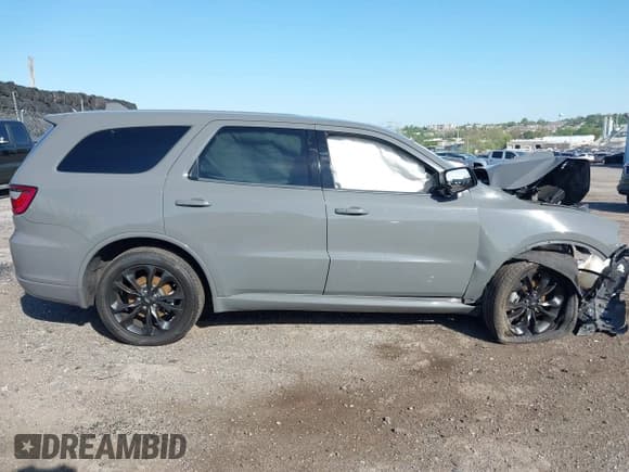 ✅ 2022 Dodge Durango R/T • VIN: 1C4SDHCT9NC217926 • Lot: 42145879. Wystawiony na IAAI z przebiegiem Nie podano. Bezpłatny archiwum sprzedaży aukcyjnych z USA i szczegółowy raport historii pojazdu na DreamBid. Zdjęcie 12.