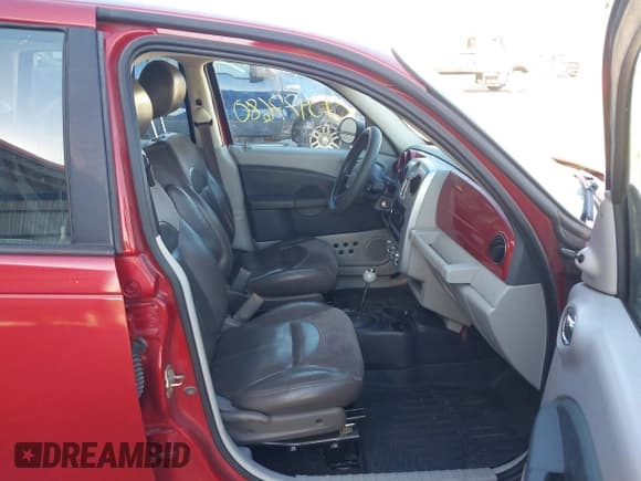 ✅ 2007 Chrysler PT Cruiser • VIN: 3A4FY48B37T559503 • Lot: 43477680. Wystawiony na IAAI z przebiegiem 151 607 mil. Bezpłatny archiwum sprzedaży aukcyjnych z USA i szczegółowy raport historii pojazdu na DreamBid. Zdjęcie 5.