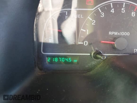 ✅ 2001 Ford Windstar LX • VIN: 2FMZA51401BB49040 • Lot: 43749691. Wystawiony na IAAI z przebiegiem 218 704 mil. Bezpłatny archiwum sprzedaży aukcyjnych z USA i szczegółowy raport historii pojazdu na DreamBid. Zdjęcie 7.