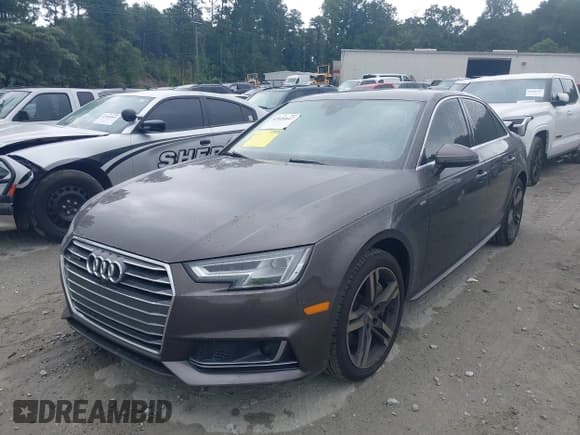 ✅ 2017 Audi A4 Prestige • VIN: WAUFNAF45HA083200 • Лот: 42926847. Опубликован ранее на IAAI с пробегом 118 333 миль. Бесплатный доступ к архиву аукционных продаж из США и подробный отчёт об истории автомобиля на DreamBid. Изображение 2.