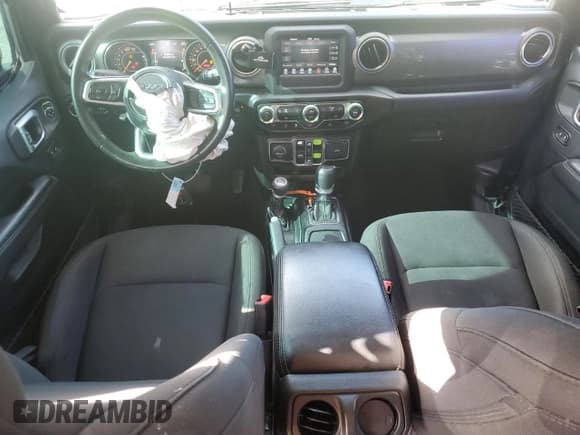 ✅ 2020 Jeep Wrangler Unlimited Sahara • VIN: 1C4HJXENXLW213469 • Lot: 85167965. Listed on Copart with 116,410 mi. Free auction sales archive from the USA and detailed vehicle history report at DreamBid. Image 8.