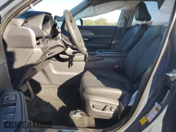 ✅ 2025 Toyota Highlander Hybrid XLE • VIN: 5TDACAB57SS032664 • Lot: 89496945. Listed on Copart with 13,037 mi. Free auction sales archive from the USA and detailed vehicle history report at DreamBid. Image 7.
