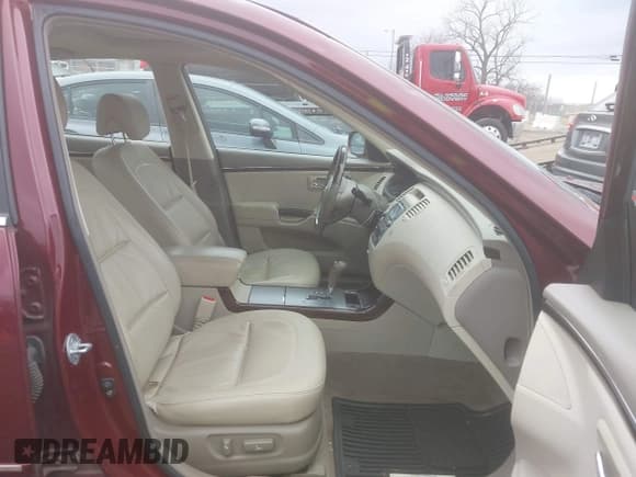 ✅ 2009 Hyundai Azera Limited • VIN: KMHFC46F19A373801 • Lot: 41481510. Listed on IAAI with 186,248 mi. Free auction sales archive from the USA and detailed vehicle history report at DreamBid. Image 5.