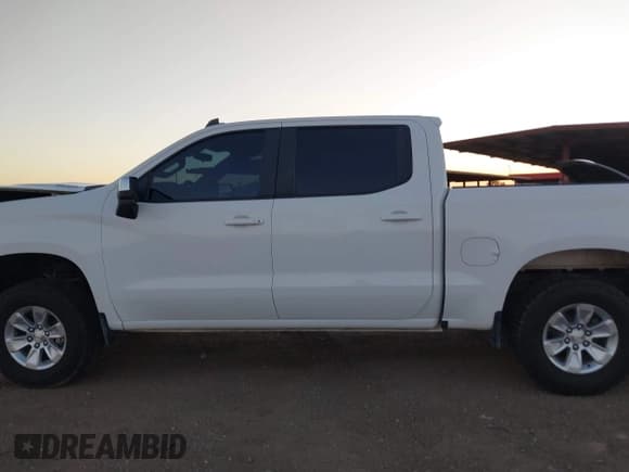 ✅ 2021 Chevrolet Silverado 1500 LT • VIN: 3GCUYDET7MG391055 • Lot: 43287699. Wystawiony na IAAI z przebiegiem 165 592 mil. Bezpłatny archiwum sprzedaży aukcyjnych z USA i szczegółowy raport historii pojazdu na DreamBid. Zdjęcie 15.