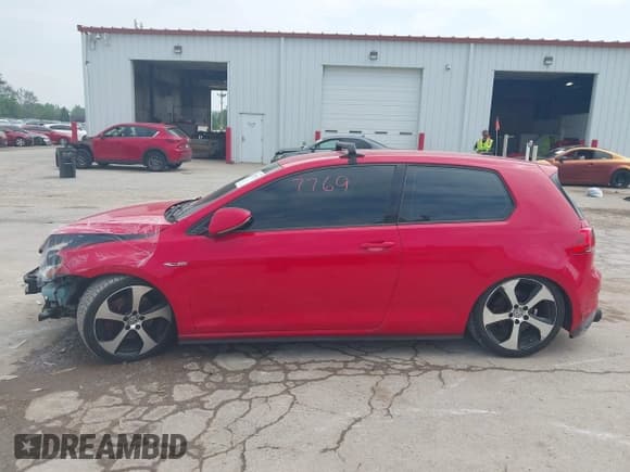 ✅ 2015 Volkswagen Golf GTI S • VIN: 3VWYT7AU8FM034372 • Lot: 42427769. Wystawiony na IAAI z przebiegiem 111 882 mil. Bezpłatny archiwum sprzedaży aukcyjnych z USA i szczegółowy raport historii pojazdu na DreamBid. Zdjęcie 14.