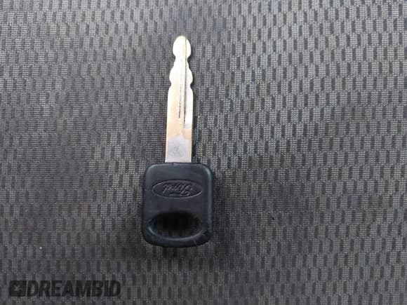 ✅ 2005 Ford F-250 XL • VIN: 1FTSW21PX5EC67932 • Лот: 41306583. Опубликован ранее на IAAI с пробегом 189 824 миль. Бесплатный доступ к архиву аукционных продаж из США и подробный отчёт об истории автомобиля на DreamBid. Изображение 11.