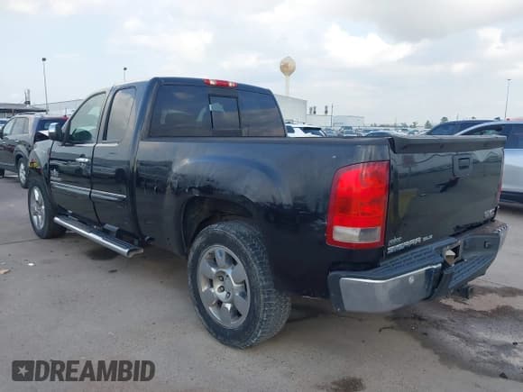 ✅ 2011 GMC Sierra 1500 SLE • VIN: 1GTR1VE03BZ207510 • Lot: 43690460. Wystawiony na IAAI z przebiegiem 279 015 mil. Bezpłatny archiwum sprzedaży aukcyjnych z USA i szczegółowy raport historii pojazdu na DreamBid. Zdjęcie 3.