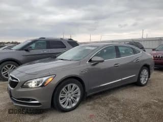 ✅ 2019 Buick LaCrosse Essence • VIN: 1G4ZP5SZ8KU117523 • Lot: 90820885. Wystawiony na Copart z przebiegiem 108 023 mil. Bezpłatny archiwum sprzedaży aukcyjnych z USA i szczegółowy raport historii pojazdu na DreamBid. Zdjęcie 1.