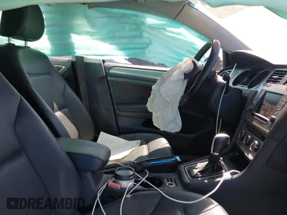 ✅ 2016 Volkswagen Golf TSI S • VIN: 3VWC17AUXGM514365 • Lot: 43017568. Listed on IAAI with 92,593 mi. Free auction sales archive from the USA and detailed vehicle history report at DreamBid. Image 5.