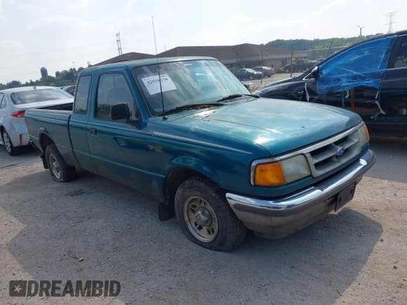 ✅ 1996 Ford Ranger XL • VIN: 1FTCR14A6TPB08484 • Lot: 42918938. Wystawiony na IAAI z przebiegiem 139 623 mil. Bezpłatny archiwum sprzedaży aukcyjnych z USA i szczegółowy raport historii pojazdu na DreamBid. Zdjęcie 1.