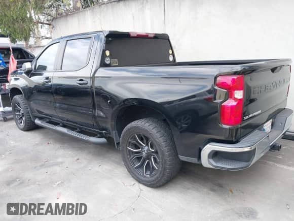 2022 Chevrolet Silverado 1500 LT z VIN 1GCPWCEDXNZ201109, wystawiony jako IAAI lot #42783919 z przebiegiem 46 769 mil mil oraz . Historia ofert i sprzedaży dostępna na DreamBid. Obrazek 3.