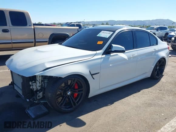 ✅ 2018 BMW M3 • VIN: WBS8M9C50J5L01173 • Лот: 43614130. Опубликован ранее на IAAI с пробегом 52 048 миль. Бесплатный доступ к архиву аукционных продаж из США и подробный отчёт об истории автомобиля на DreamBid. Изображение 2.