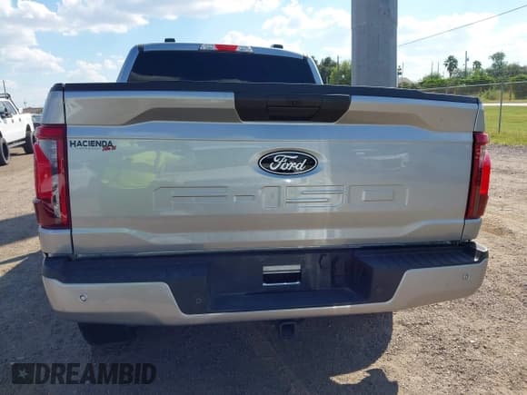 ✅ 2025 Ford F-150 STX • VIN: 1FTFW2L53SKD02370 • Lot: 43360940. Listed on IAAI with 8,517 mi. Free auction sales archive from the USA and detailed vehicle history report at DreamBid. Image 17.