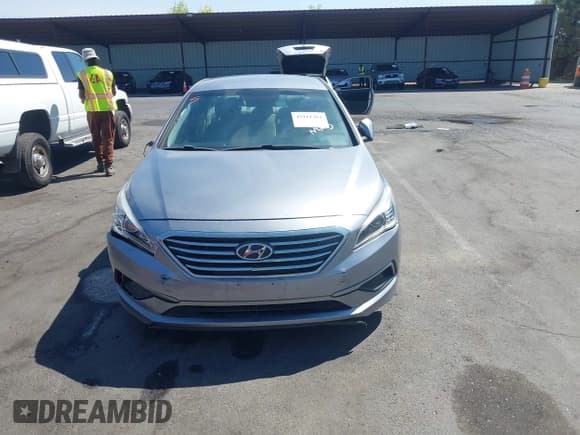 ✅ 2016 Hyundai Sonata SE • VIN: 5NPE24AFXGH393478 • Лот: 43111361. Опубликован ранее на IAAI с пробегом 81 521 миль. Бесплатный доступ к архиву аукционных продаж из США и подробный отчёт об истории автомобиля на DreamBid. Изображение 13.