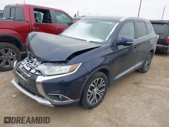 ✅ 2018 Mitsubishi Outlander ES • VIN: JA4AZ3A34JZ052369 • Лот: 41585805. Опубликован ранее на IAAI с пробегом 135 746 миль. Бесплатный доступ к архиву аукционных продаж из США и подробный отчёт об истории автомобиля на DreamBid. Изображение 17.