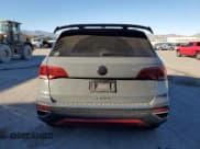 ✅ 2022 Volkswagen Taos SE • VIN: 3VVLX7B24NM097435 • Lot: 87053745. Wystawiony na Copart z przebiegiem 27 062 mil. Bezpłatny archiwum sprzedaży aukcyjnych z USA i szczegółowy raport historii pojazdu na DreamBid. Zdjęcie 6.