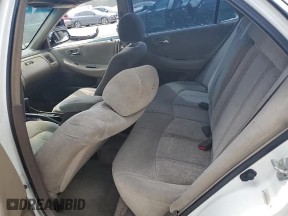 ✅ 2000 Honda Accord EX • VIN: 1HGCG5656YA158911 • Lot: 81221415. Wystawiony na Copart z przebiegiem 168 742 mil. Bezpłatny archiwum sprzedaży aukcyjnych z USA i szczegółowy raport historii pojazdu na DreamBid. Zdjęcie 10.