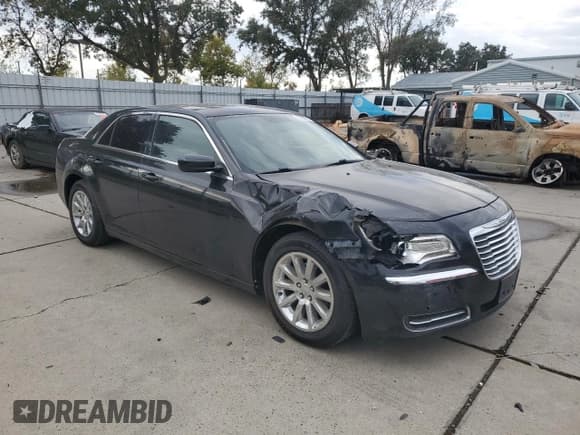 ✅ 2012 Chrysler 300 • VIN: 2C3CCAAGXCH114551 • Lot: 82530925. Listed on Copart with 166,706 mi. Free auction sales archive from the USA and detailed vehicle history report at DreamBid. Image 4.