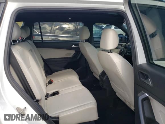 ✅ 2021 Volkswagen Tiguan SE • VIN: 3VV2B7AX2MM022030 • Lot: 53890615. Wystawiony na Copart z przebiegiem 79 207 mil. Bezpłatny archiwum sprzedaży aukcyjnych z USA i szczegółowy raport historii pojazdu na DreamBid. Zdjęcie 10.