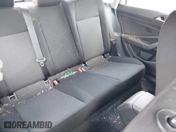 ✅ 2019 Volkswagen Jetta S • VIN: 3VWN57BU9KM116388 • Lot: 42789046. Wystawiony na IAAI z przebiegiem 37 271 mil. Bezpłatny archiwum sprzedaży aukcyjnych z USA i szczegółowy raport historii pojazdu na DreamBid. Zdjęcie 8.