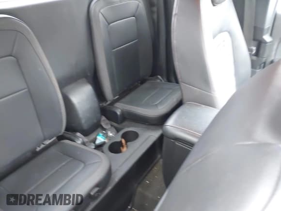 ✅ 2015 GMC Canyon 4WD SLE • VIN: 1GTH6BE36F1142968 • Lot: 42419372. Wystawiony na IAAI z przebiegiem 149 625 mil. Bezpłatny archiwum sprzedaży aukcyjnych z USA i szczegółowy raport historii pojazdu na DreamBid. Zdjęcie 8.