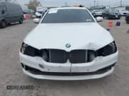 ✅ 2018 BMW 5 Series 530i xDrive • VIN: WBAJA7C55JWC75170 • Lot: 43674781. Wystawiony na IAAI z przebiegiem 62 025 mil. Bezpłatny archiwum sprzedaży aukcyjnych z USA i szczegółowy raport historii pojazdu na DreamBid. Zdjęcie 11.