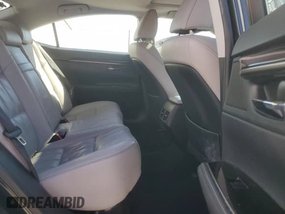 ✅ 2018 Lexus ES 300h • VIN: JTHBW1GG2J2187567 • Lot: 52266205. Listed on Copart with 267,970 mi. Free auction sales archive from the USA and detailed vehicle history report at DreamBid. Image 10.