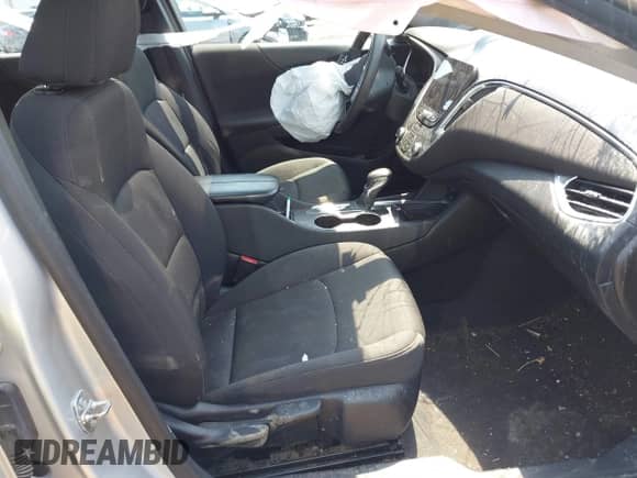 2021 Chevrolet Malibu LT z VIN 1G1ZD5ST4MF062111, wystawiony jako IAAI lot #42914332 z przebiegiem Nie podano mil oraz . Historia ofert i sprzedaży dostępna na DreamBid. Obrazek 5.