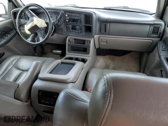 ✅ 2003 Chevrolet Suburban Z71 • VIN: 3GNFK16T03G272082 • Lot: 91403605. Listed on Copart with 322,082 mi. Free auction sales archive from the USA and detailed vehicle history report at DreamBid. Image 8.