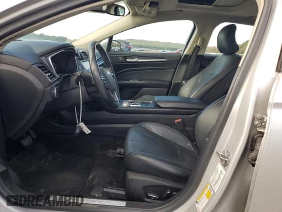 ✅ 2019 Ford Fusion Titanium • VIN: 3FA6P0SU9KR236113 • Lot: 84021305. Listed on Copart with 115,557 mi. Free auction sales archive from the USA and detailed vehicle history report at DreamBid. Image 7.