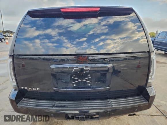 ✅ 2014 Chevrolet Tahoe LS • VIN: 1GNSCAE05ER186613 • Lot: 93257975. Wystawiony na Copart z przebiegiem 191 979 mil. Bezpłatny archiwum sprzedaży aukcyjnych z USA i szczegółowy raport historii pojazdu na DreamBid. Zdjęcie 6.