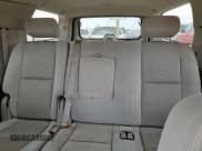 ✅ 2009 Chevrolet Suburban LS • VIN: 1GNFC160X9R175399 • Lot: 84414205. Wystawiony na Copart z przebiegiem 150 715 mil. Bezpłatny archiwum sprzedaży aukcyjnych z USA i szczegółowy raport historii pojazdu na DreamBid. Zdjęcie 10.