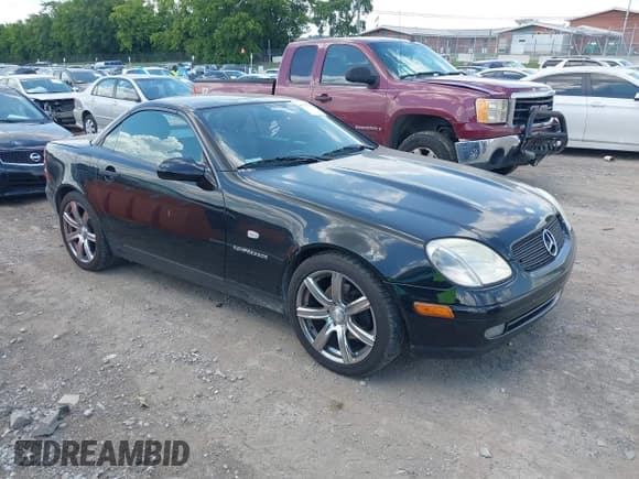 ✅ 1999 Mercedes-Benz SLK 230/320 • VIN: WDBKK47FXXF102061 • Lot: 42717839. Wystawiony na IAAI z przebiegiem 112 089 mil. Bezpłatny archiwum sprzedaży aukcyjnych z USA i szczegółowy raport historii pojazdu na DreamBid. Zdjęcie 1.