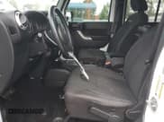 ✅ 2018 Jeep Wrangler Unlimited Sahara • VIN: 1C4BJWEG8JL823760 • Lot: 84423965. Wystawiony na Copart z przebiegiem 122 415 mil. Bezpłatny archiwum sprzedaży aukcyjnych z USA i szczegółowy raport historii pojazdu na DreamBid. Zdjęcie 7.