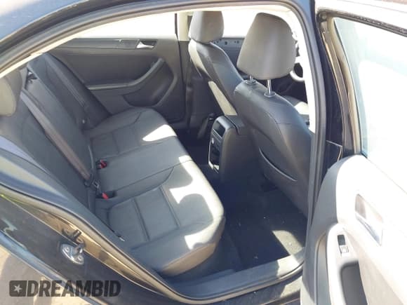 ✅ 2011 Volkswagen Jetta SE • VIN: 3VWDX7AJ4BM309187 • Lot: 43527811. Wystawiony na IAAI z przebiegiem 135 973 mil. Bezpłatny archiwum sprzedaży aukcyjnych z USA i szczegółowy raport historii pojazdu na DreamBid. Zdjęcie 8.