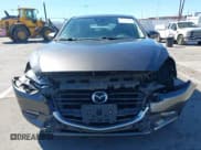 ✅ 2018 Mazda 3 Sport • VIN: 3MZBN1K75JM171686 • Lot: 43363933. Wystawiony na IAAI z przebiegiem 74 025 mil. Bezpłatny archiwum sprzedaży aukcyjnych z USA i szczegółowy raport historii pojazdu na DreamBid. Zdjęcie 12.