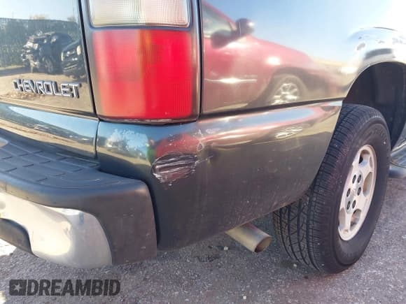 ✅ 2005 Chevrolet Suburban LT • VIN: 3GNEC16Z65G275052 • Лот: 43595647. Опубликован ранее на IAAI с пробегом 202 400 миль. Бесплатный доступ к архиву аукционных продаж из США и подробный отчёт об истории автомобиля на DreamBid. Изображение 6.