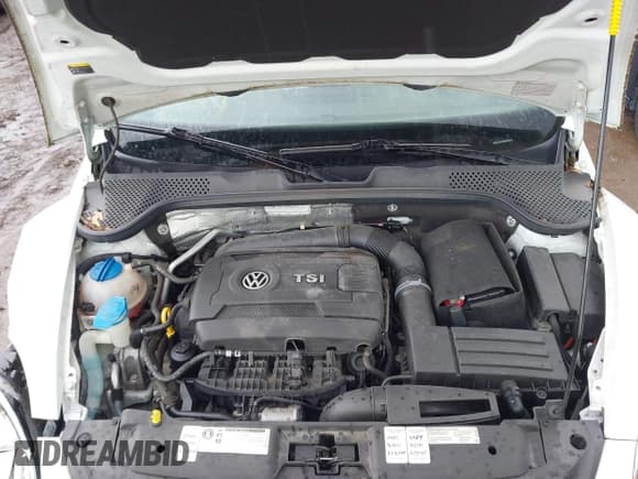 ✅ 2015 Volkswagen Beetle 1.8T • VIN: 3VWF17AT5FM653676 • Lot: 43314976. Wystawiony na IAAI z przebiegiem 46 989 mil. Bezpłatny archiwum sprzedaży aukcyjnych z USA i szczegółowy raport historii pojazdu na DreamBid. Zdjęcie 10.