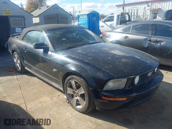✅ 2007 Ford Mustang GT Deluxe • VIN: 1ZVHT85H475351625 • Lot: 40863228. Wystawiony na IAAI z przebiegiem 147 376 mil. Bezpłatny archiwum sprzedaży aukcyjnych z USA i szczegółowy raport historii pojazdu na DreamBid. Zdjęcie 13.
