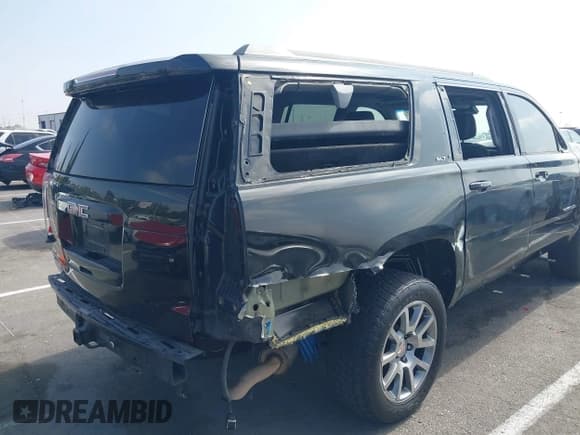 ✅ 2017 GMC Yukon XL SLT • VIN: 1GKS2GKC0HR388796 • Лот: 42670054. Опубликован ранее на IAAI с пробегом 88 393 миль. Бесплатный доступ к архиву аукционных продаж из США и подробный отчёт об истории автомобиля на DreamBid. Изображение 6.