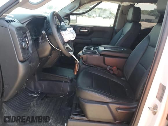 ✅ 2019 Chevrolet Silverado 1500 Work Truck • VIN: 1GCRWAEH8KZ391584 • Lot: 71599915. Wystawiony na Copart z przebiegiem 113 262 mil. Bezpłatny archiwum sprzedaży aukcyjnych z USA i szczegółowy raport historii pojazdu na DreamBid. Zdjęcie 7.