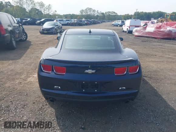 2011 Chevrolet Camaro 1LT z VIN 2G1FB1ED2B9173123, wystawiony jako IAAI lot #43338581 z przebiegiem 136 567 mil mil oraz . Historia ofert i sprzedaży dostępna na DreamBid. Obrazek 16.