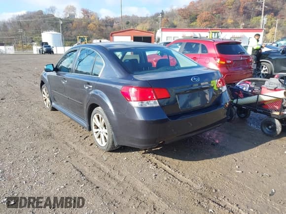 ✅ 2013 Subaru Legacy Premium • VIN: 4S3BMBC61D3039855 • Lot: 43728949. Wystawiony na IAAI z przebiegiem 104 450 mil. Bezpłatny archiwum sprzedaży aukcyjnych z USA i szczegółowy raport historii pojazdu na DreamBid. Zdjęcie 3.