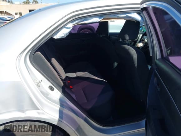 ✅ 2018 Toyota Corolla LE • VIN: 5YFBURHE5JP815206 • Lot: 43530572. Listed on IAAI with 83,437 mi. Free auction sales archive from the USA and detailed vehicle history report at DreamBid. Image 8.