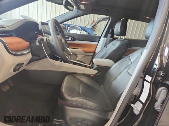 ✅ 2023 Jeep Compass (RED) Edition • VIN: 3C4NJDCN6PT510321 • Лот: 87270985. Опубликован ранее на Copart с пробегом 34 454 миль. Бесплатный доступ к архиву аукционных продаж из США и подробный отчёт об истории автомобиля на DreamBid. Изображение 7.