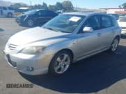 ✅ 2006 Mazda 3 s • VIN: JM1BK144761541961 • Лот: 43490039. Опубликован ранее на IAAI с пробегом 479 712 миль. Бесплатный доступ к архиву аукционных продаж из США и подробный отчёт об истории автомобиля на DreamBid. Изображение 2.