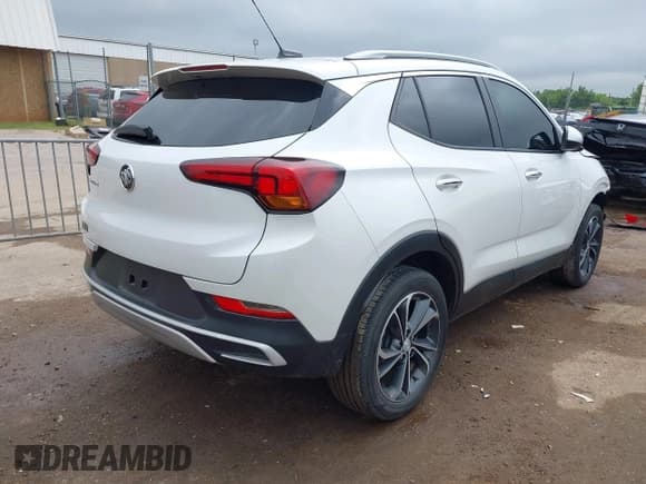 ✅ 2021 Buick Encore GX Select • VIN: KL4MMDSL9MB160130 • Lot: 42831848. Wystawiony na IAAI z przebiegiem 61 581 mil. Bezpłatny archiwum sprzedaży aukcyjnych z USA i szczegółowy raport historii pojazdu na DreamBid. Zdjęcie 4.