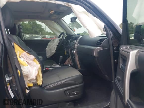 ✅ 2019 Toyota 4Runner SR5 • VIN: JTEBU5JR2K5676586 • Lot: 42070642. Listed on IAAI with 144,039 mi. Free auction sales archive from the USA and detailed vehicle history report at DreamBid. Image 5.